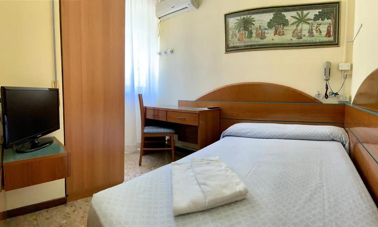 Hotel Lorenz Каорле