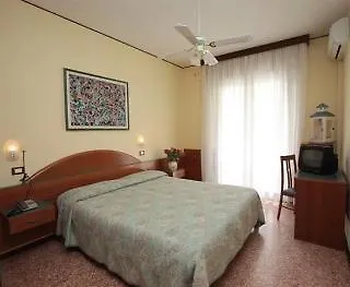 Hotel Lorenz Каорле Италия
