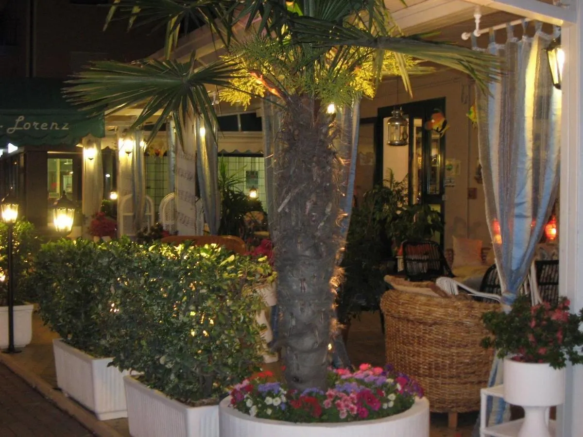 Hotel Lorenz Каорле 2*,